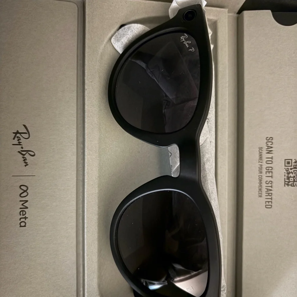 Ray-Ban Black Headliner GEN2 Protective Case